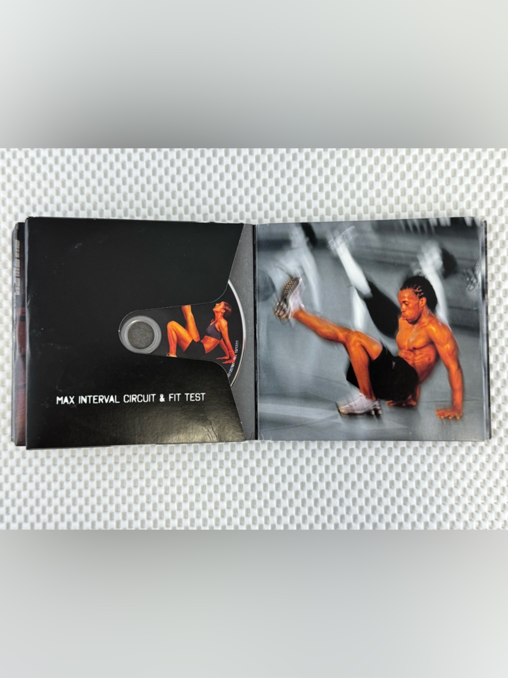 Beachbody Insanity Ultimate Cardio 10 Disc Complete Workout DVD Set - Picture 12 of 17